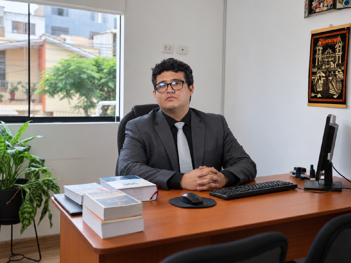 Profesionales de Pactum trabajando en un caso empresarial